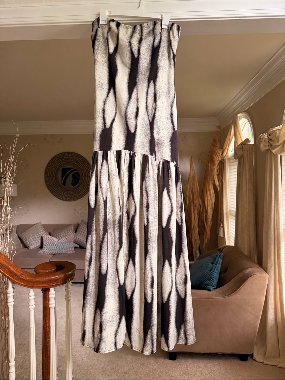 Black and White Abstract Pattern Strapless Dress.